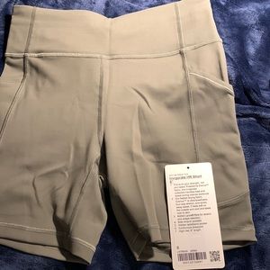 EUC lululemon Invigorate HR Short 6”. Size 6. Grey Sage
